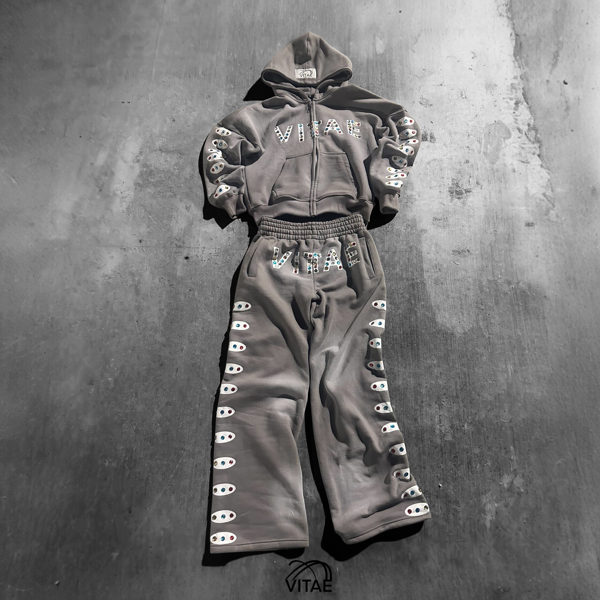 VITAE SHINER SWEATSUITS